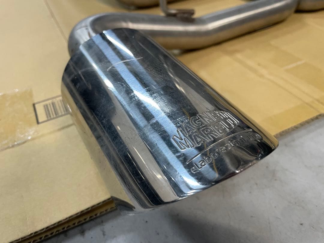 アバルトマフラー 500/595 マニェティマレリ マフラー”ボンバルドン”