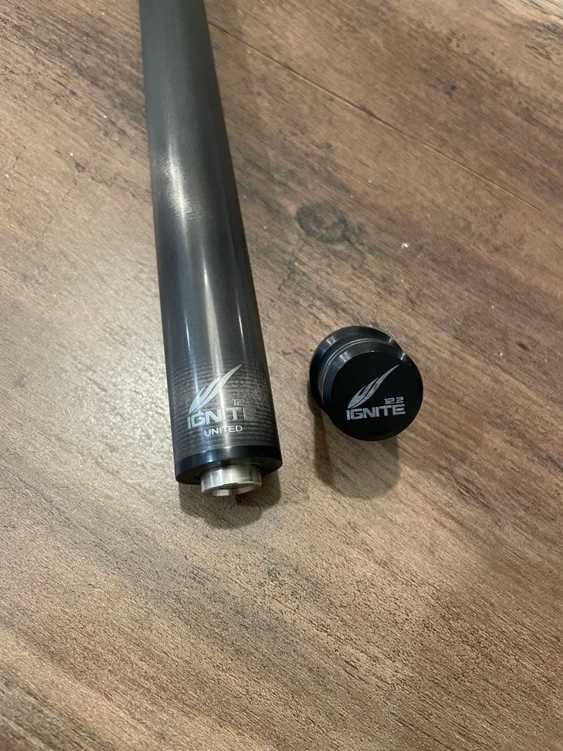IGNITE UNITED ビリヤードキュー 黒/青