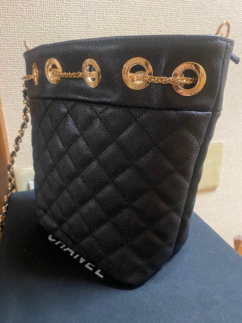 (新品、未使用)CHANEL ノベルティブラックショルダーバッグ、ショルダーのみ