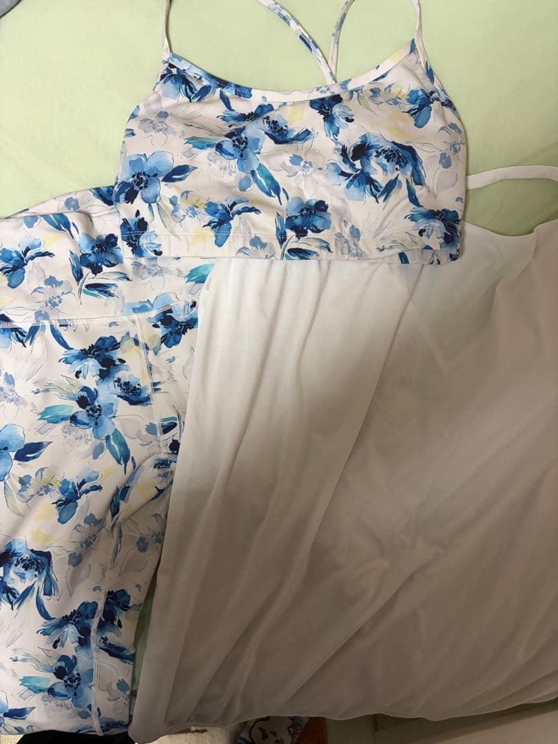 SUKALA 花柄 ヨガウェア セット ブラトップとレギンス、半袖