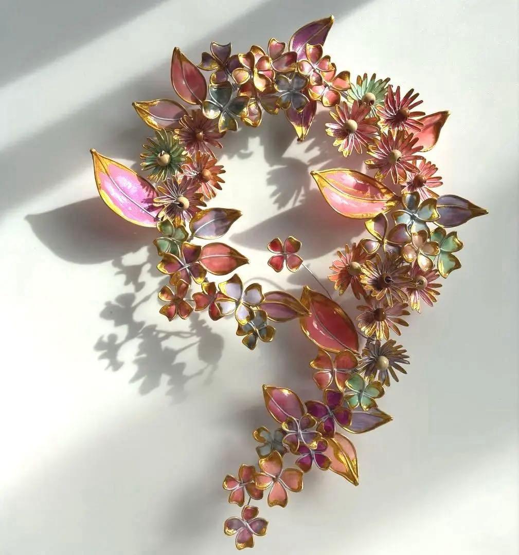 金の縁取りフラワーボタニカルリース　ワイヤークラフト　ディップアート　アート