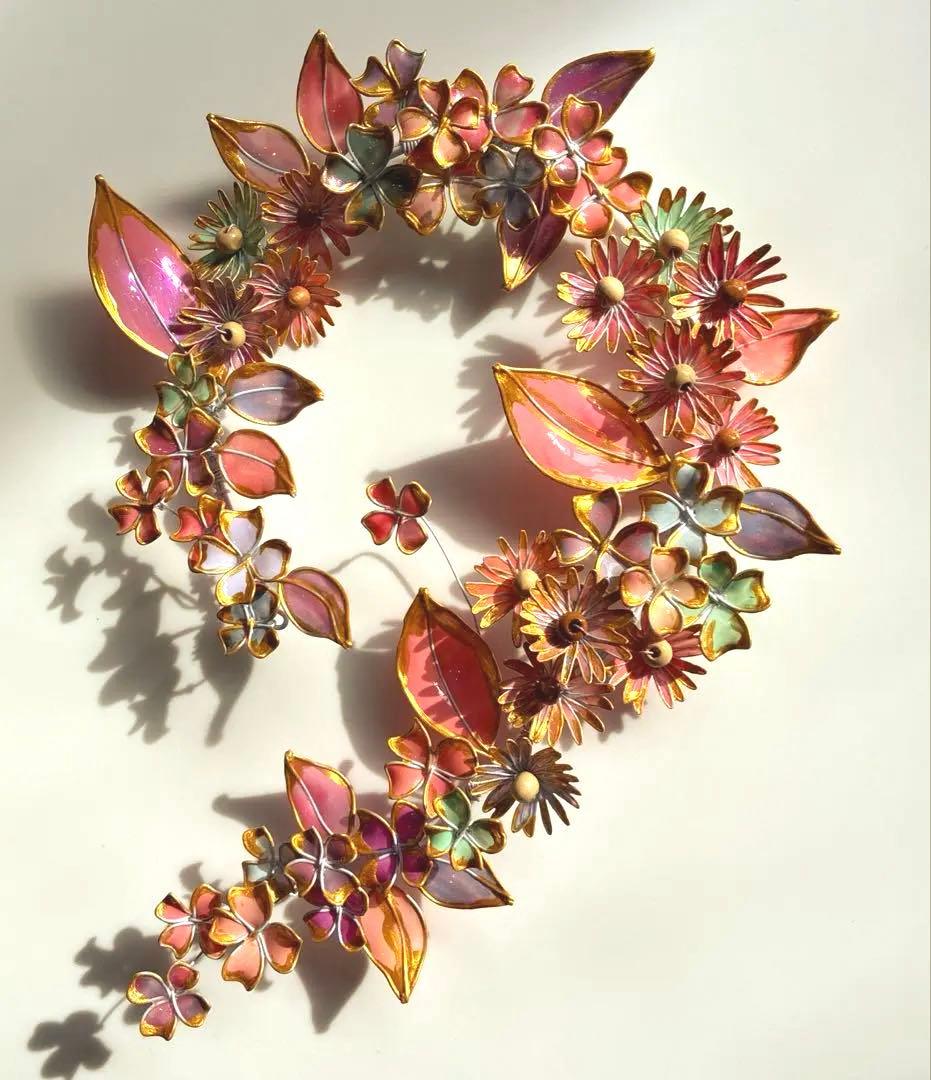 金の縁取りフラワーボタニカルリース　ワイヤークラフト　ディップアート　アート