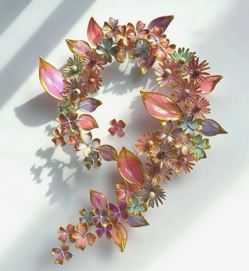 金の縁取りフラワーボタニカルリース　ワイヤークラフト　ディップアート　アート