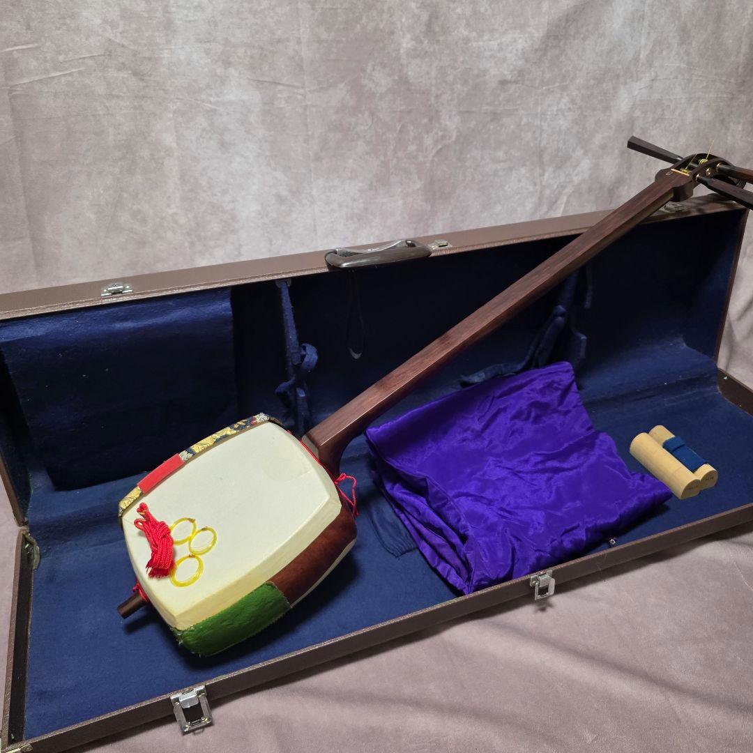 三味線ハードケース付き 新品弦３本・布カバーつき　楽器　和楽器　音楽　趣味