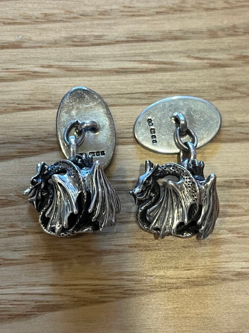 Lexi Deck イギリス製 ドラゴン シルバーカフリンクス & バッジ