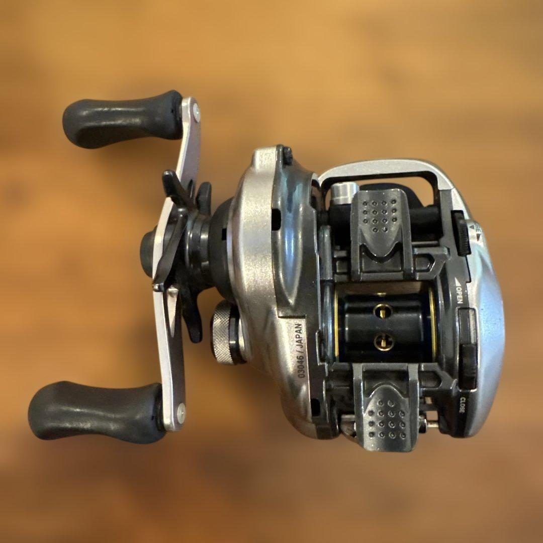 シマノ 13メタニウム HG 右 ベイトリール