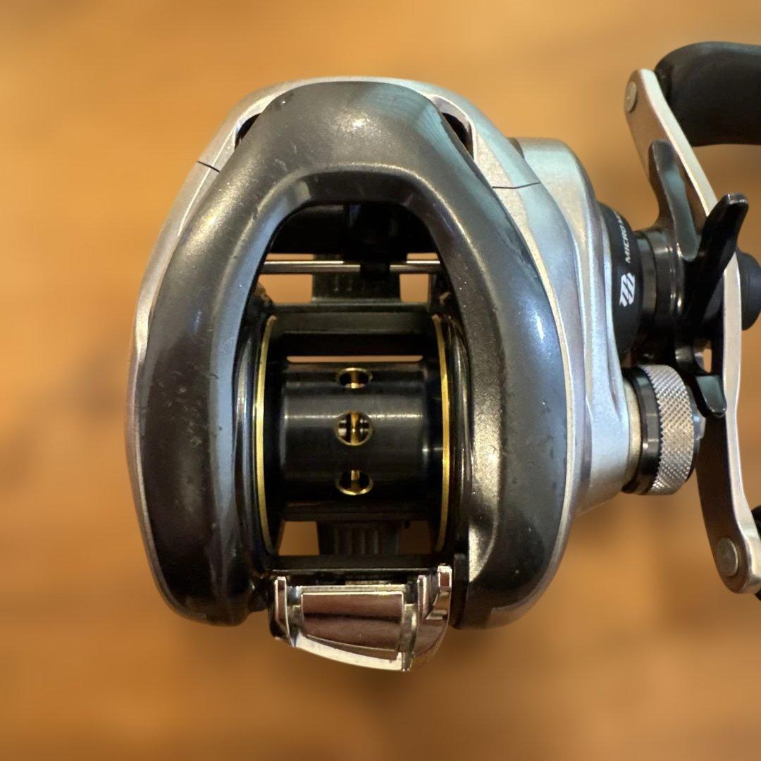 シマノ 13メタニウム HG 右 ベイトリール