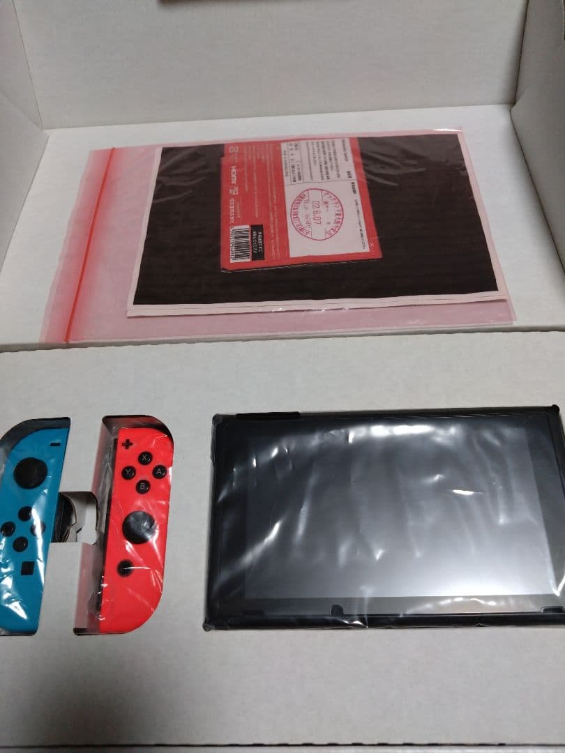 【ジャンク】Nintendo switch 本体 画面焼け、コントローラー剥げ有