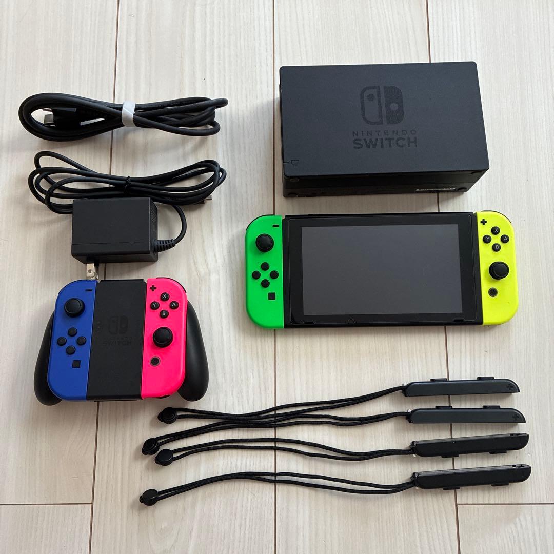純正　Nintendo Switch 本体　Joy-Conセット　複数プレイ可能