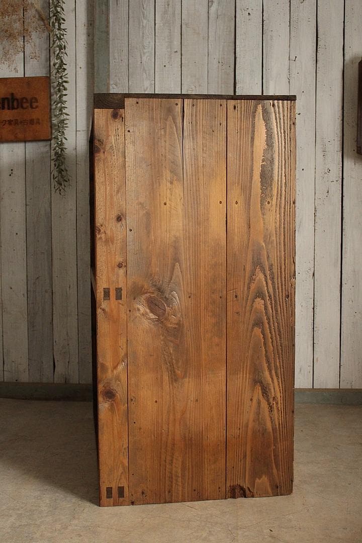 古く味のある木枠ガラス戸棚　食器棚　水屋　キャビネット　古家具