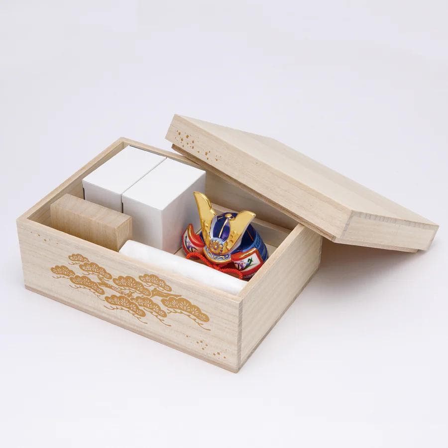 薬師窯　五月人形　染錦出世兜　新品　鎧　鎧飾り　コンパクト　初節句　日本　武将