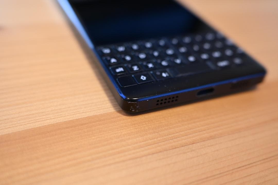 スマートフォン本体 BlackBerry KEY2