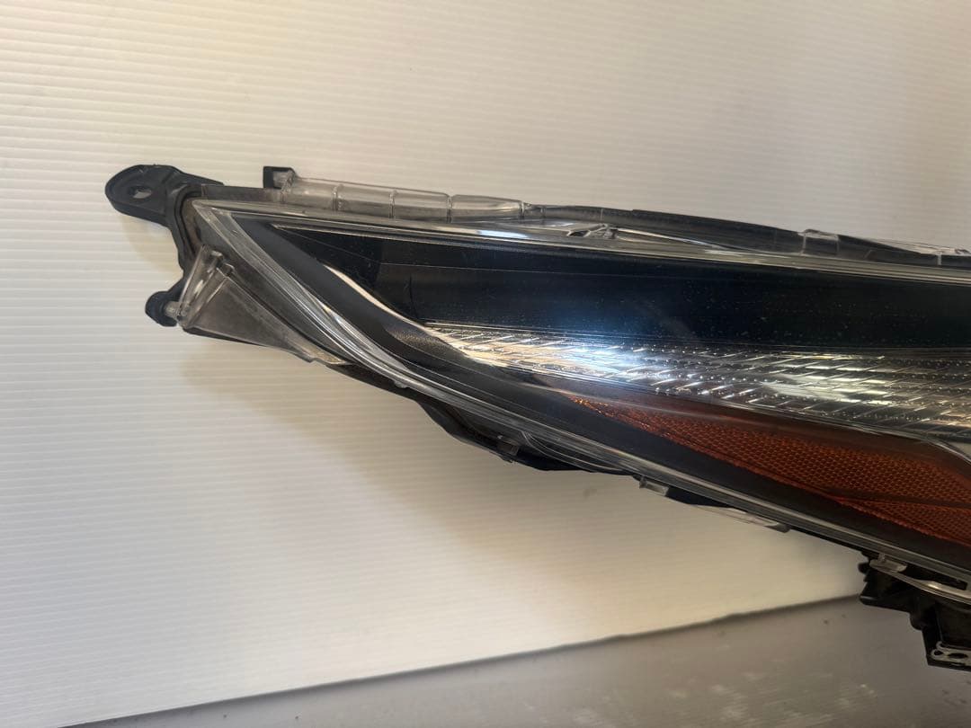 ★美品★ プリウス DAA-ZVW50 右ヘッドランプ 前期 LED