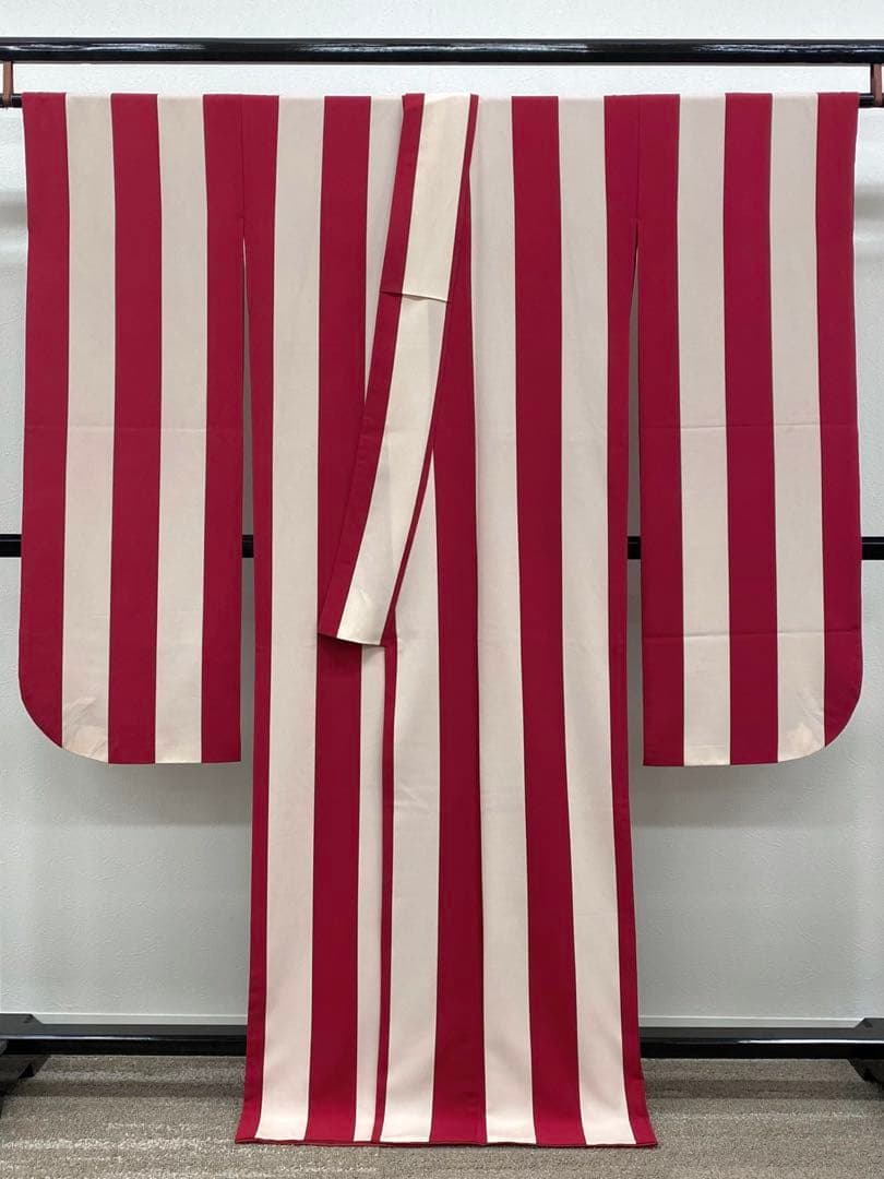 ポリエステル振袖 ストライプ柄 モダン 身丈166cm