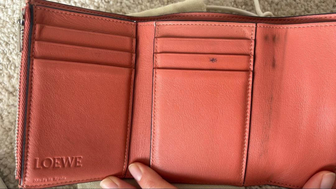 LOEWEトライフォールド ウォレット（ソフトグレインカーフ）ライトオー