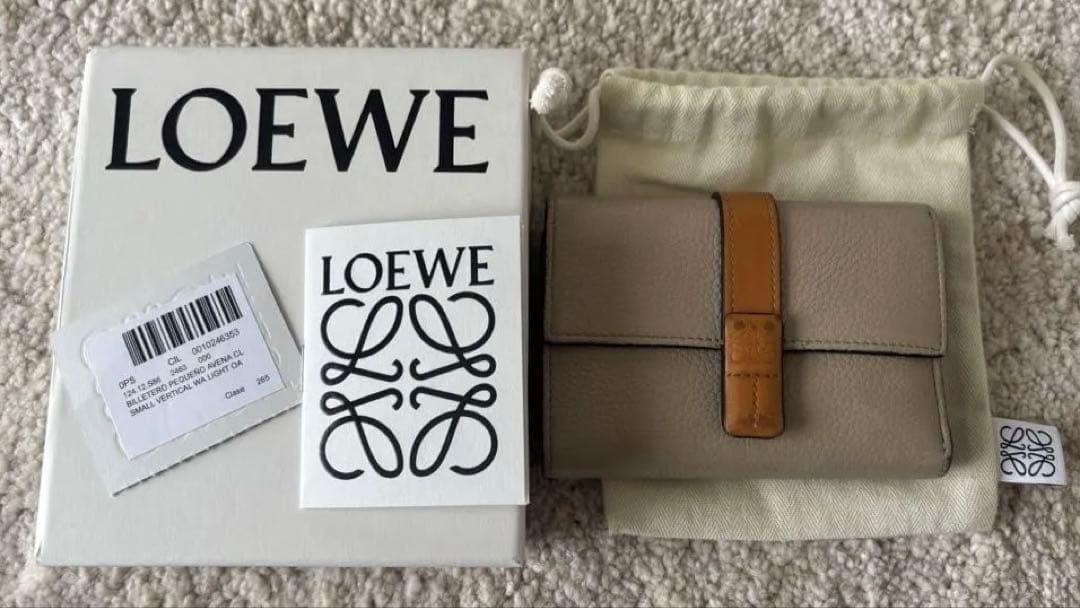 LOEWEトライフォールド ウォレット（ソフトグレインカーフ）ライトオー