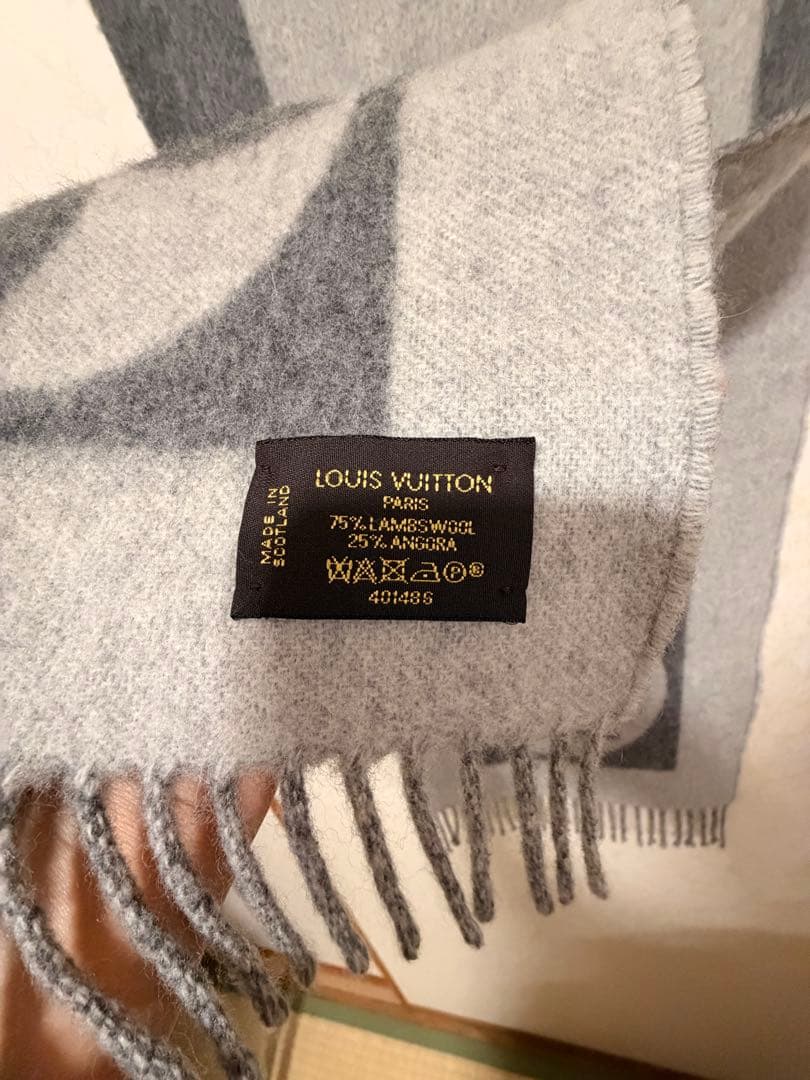 期間限定！お値下げ！Louis Vuitton モノグラムマフラー グレー