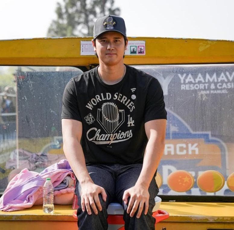 大谷翔平25ワールドシリーズチャンピオンパレード9FIFTYピンバッチ付限定品