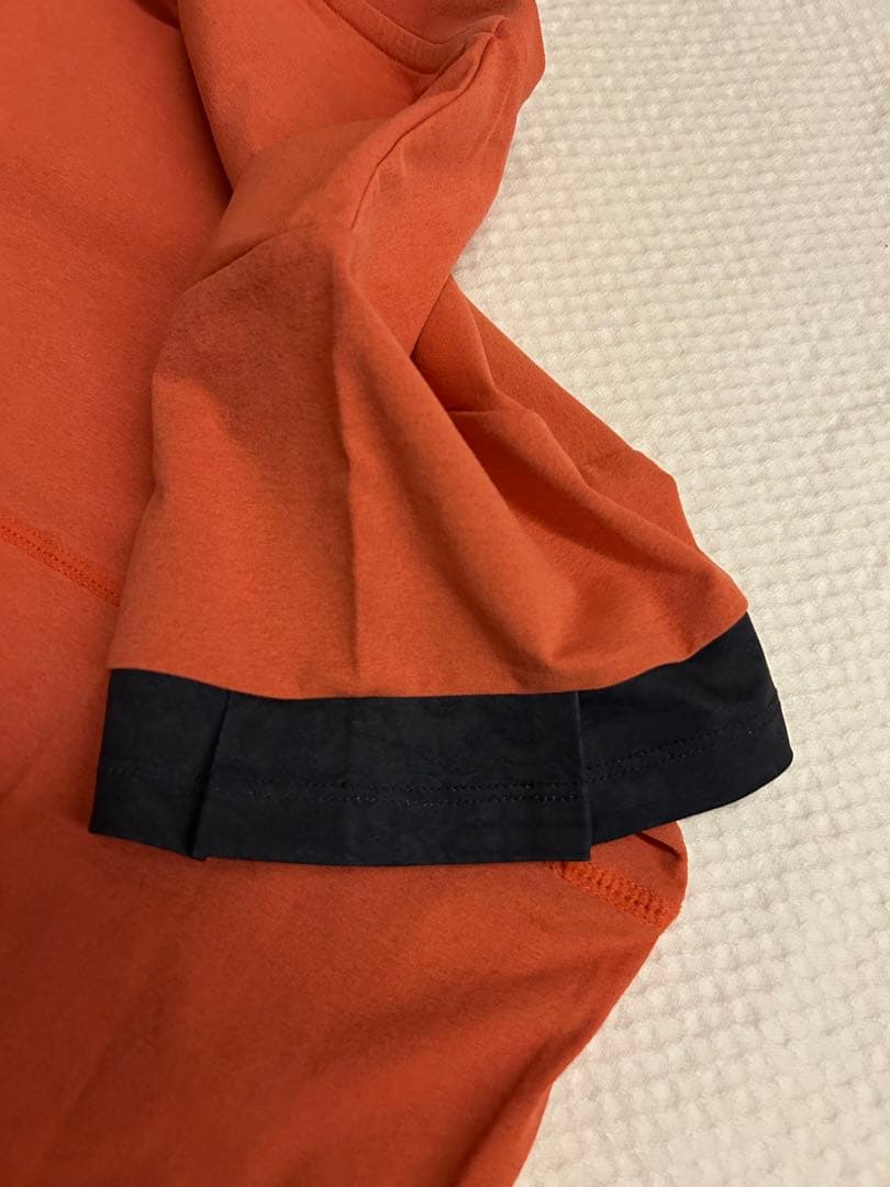 アドミラル　テニスウェア　オレンジ色トップス　Lサイズ