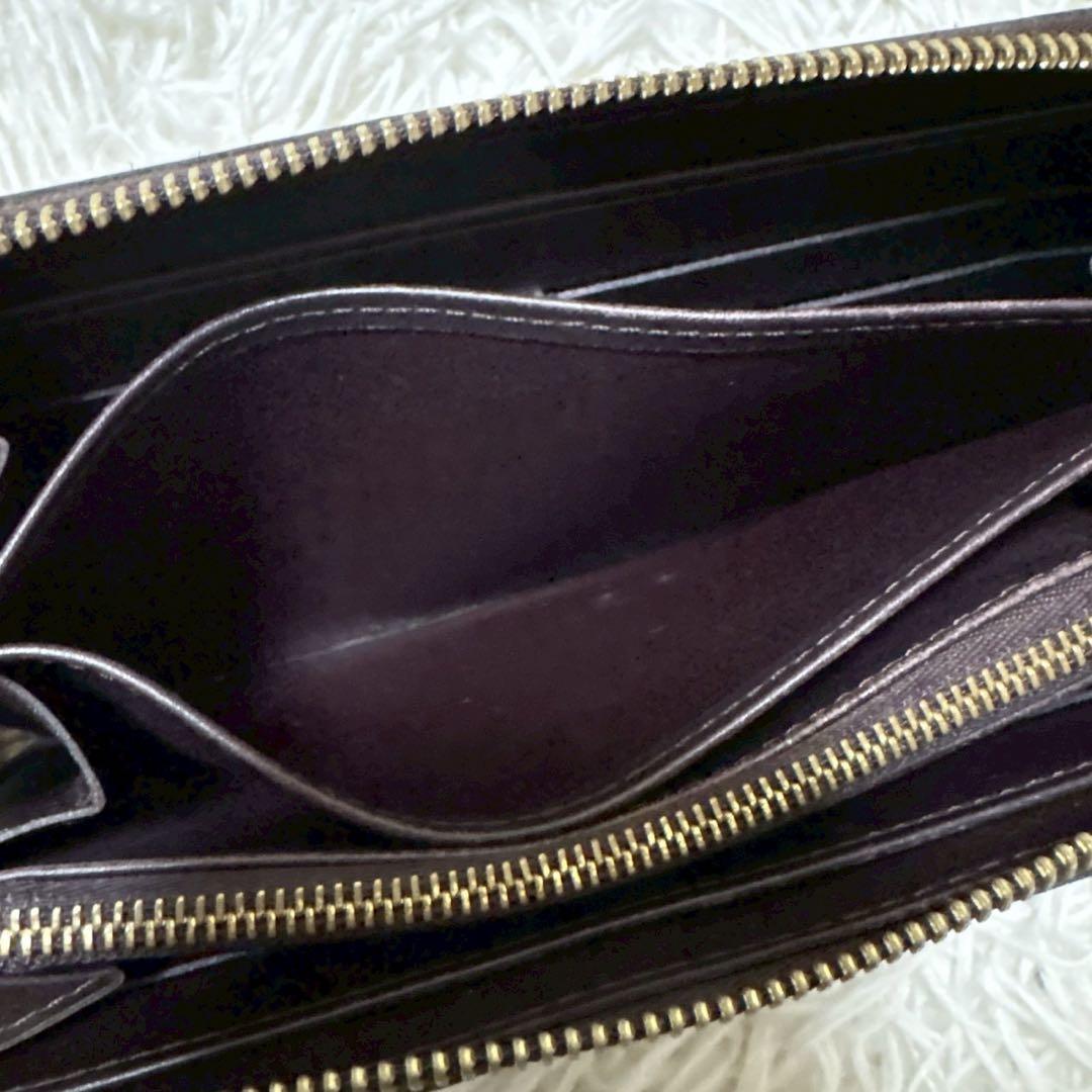 ルイヴィトン ヴェルニ アマラント ジッピーウォレット