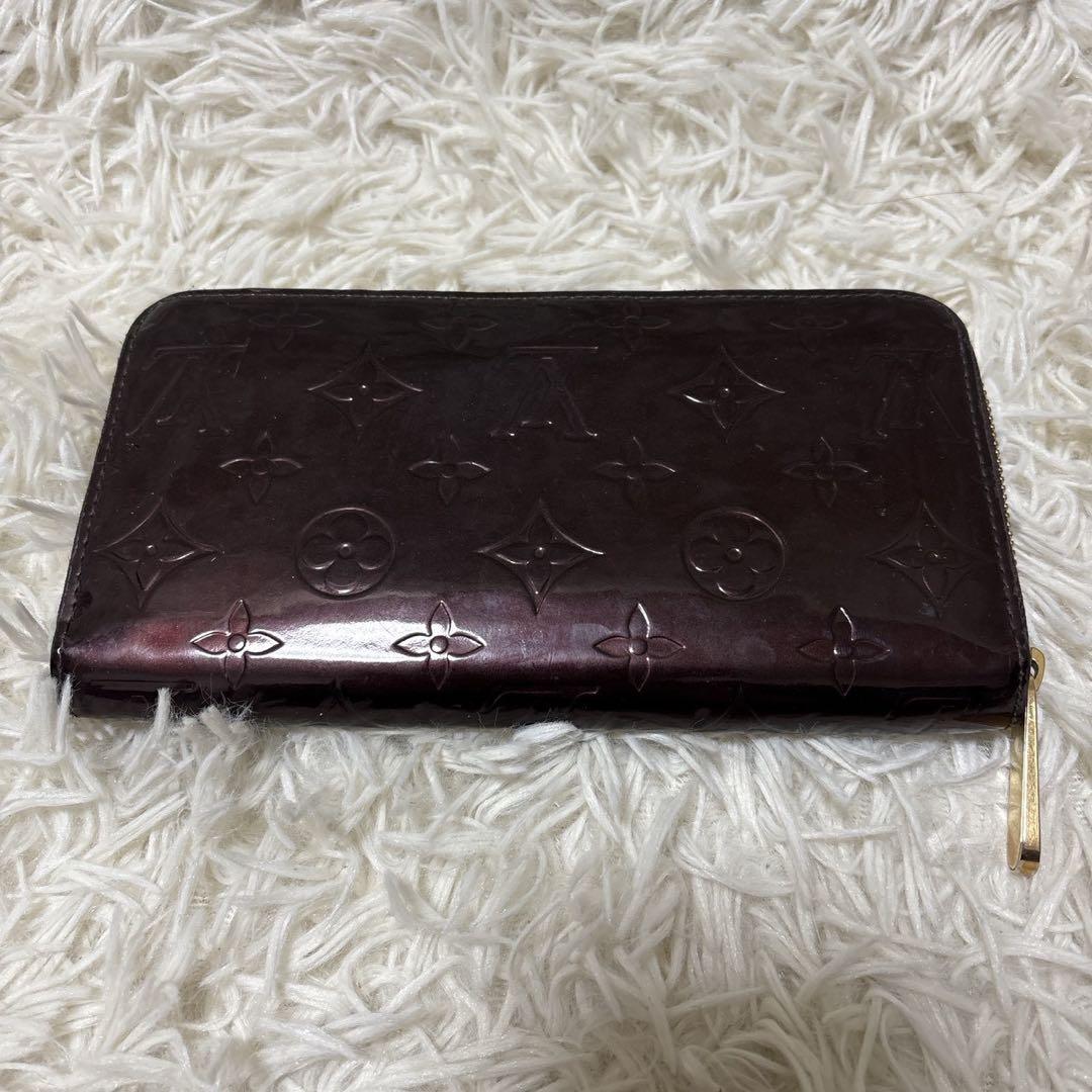 ルイヴィトン ヴェルニ アマラント ジッピーウォレット