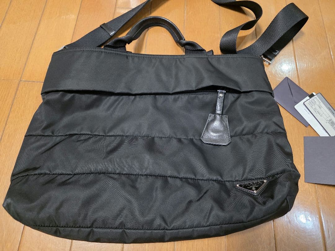 プラダトートバッグ