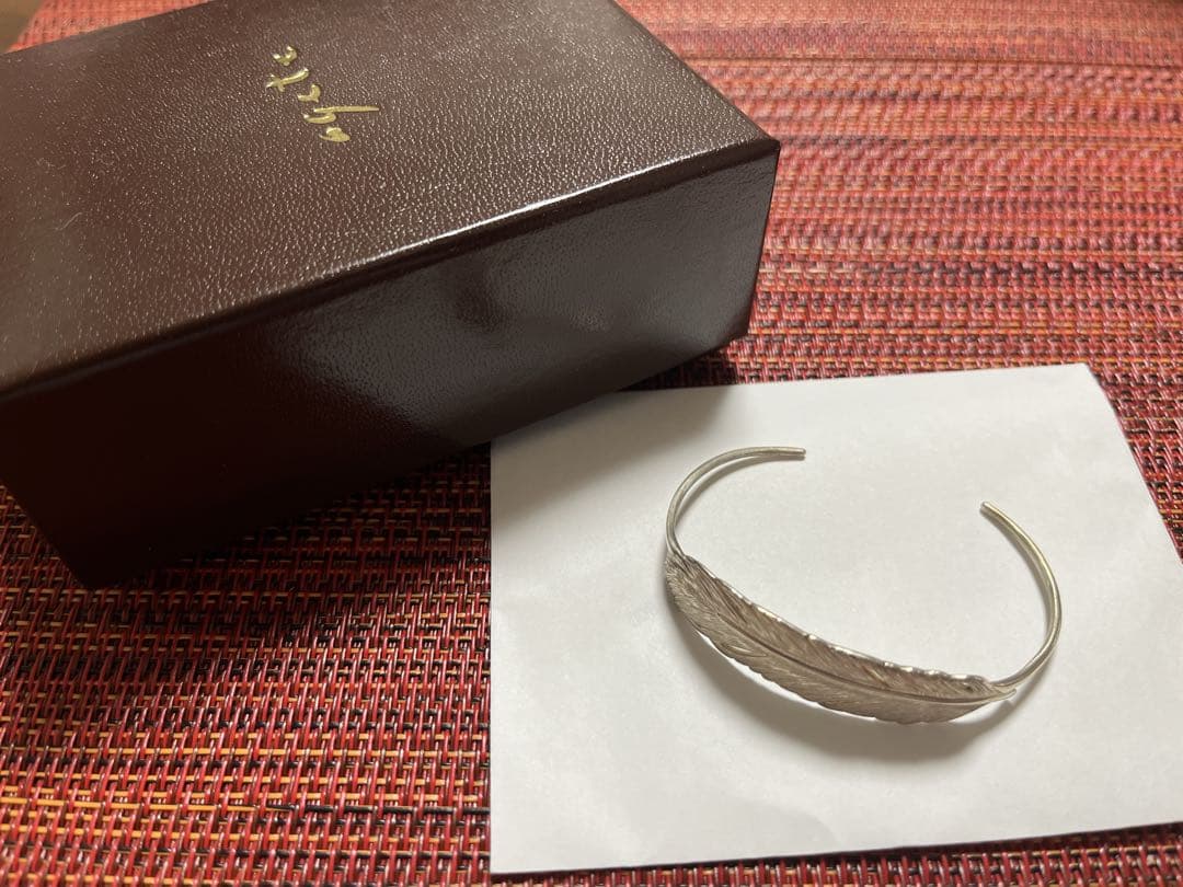 アガット　シルバー　羽モチーフ　バングル