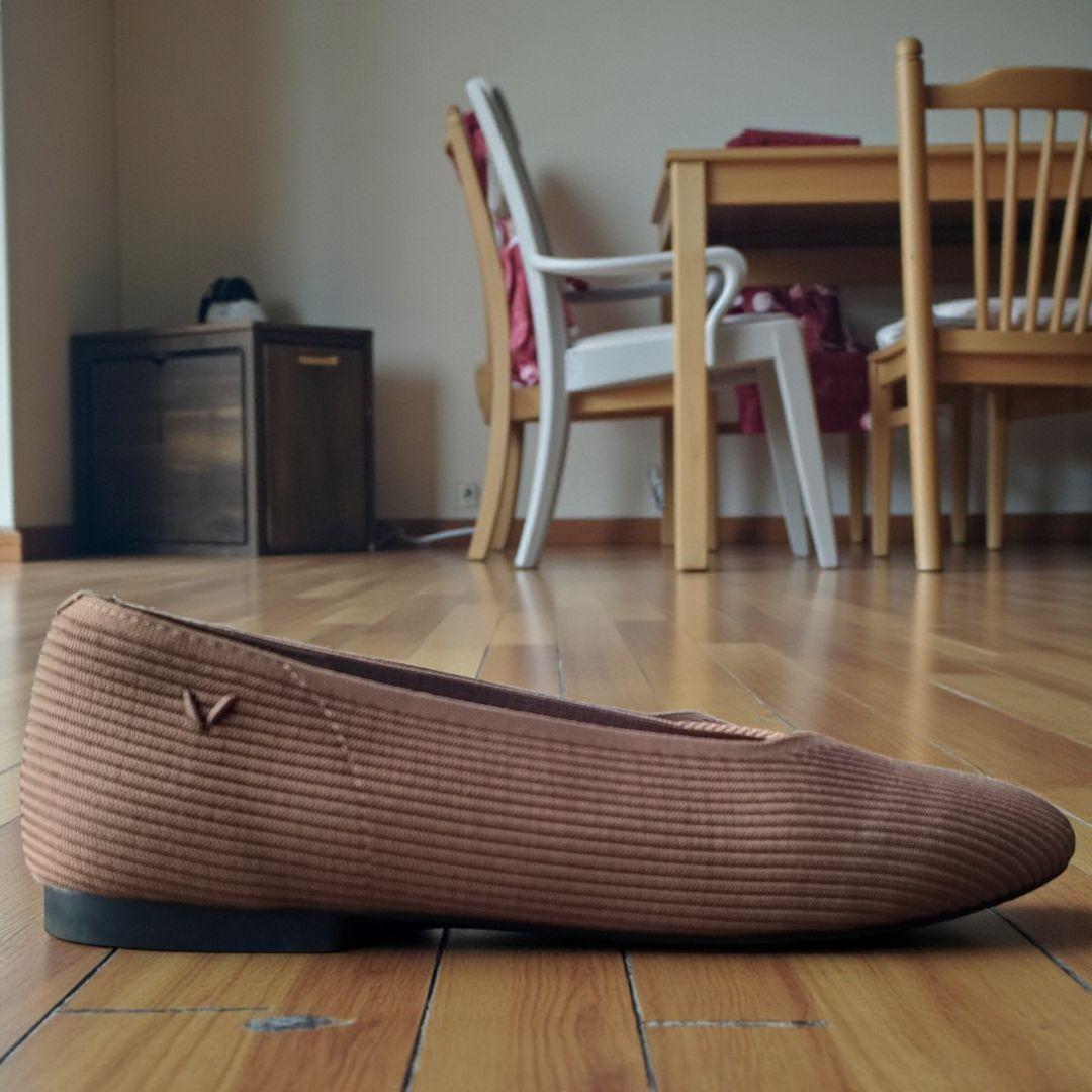 VIVAIA スクエアトゥフラットシューズ パンプス 39