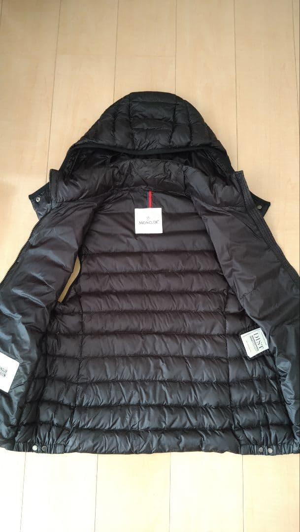 （極美品）MONCLER ブラックダウンベスト サイズ２（Ｌサイズ相当）