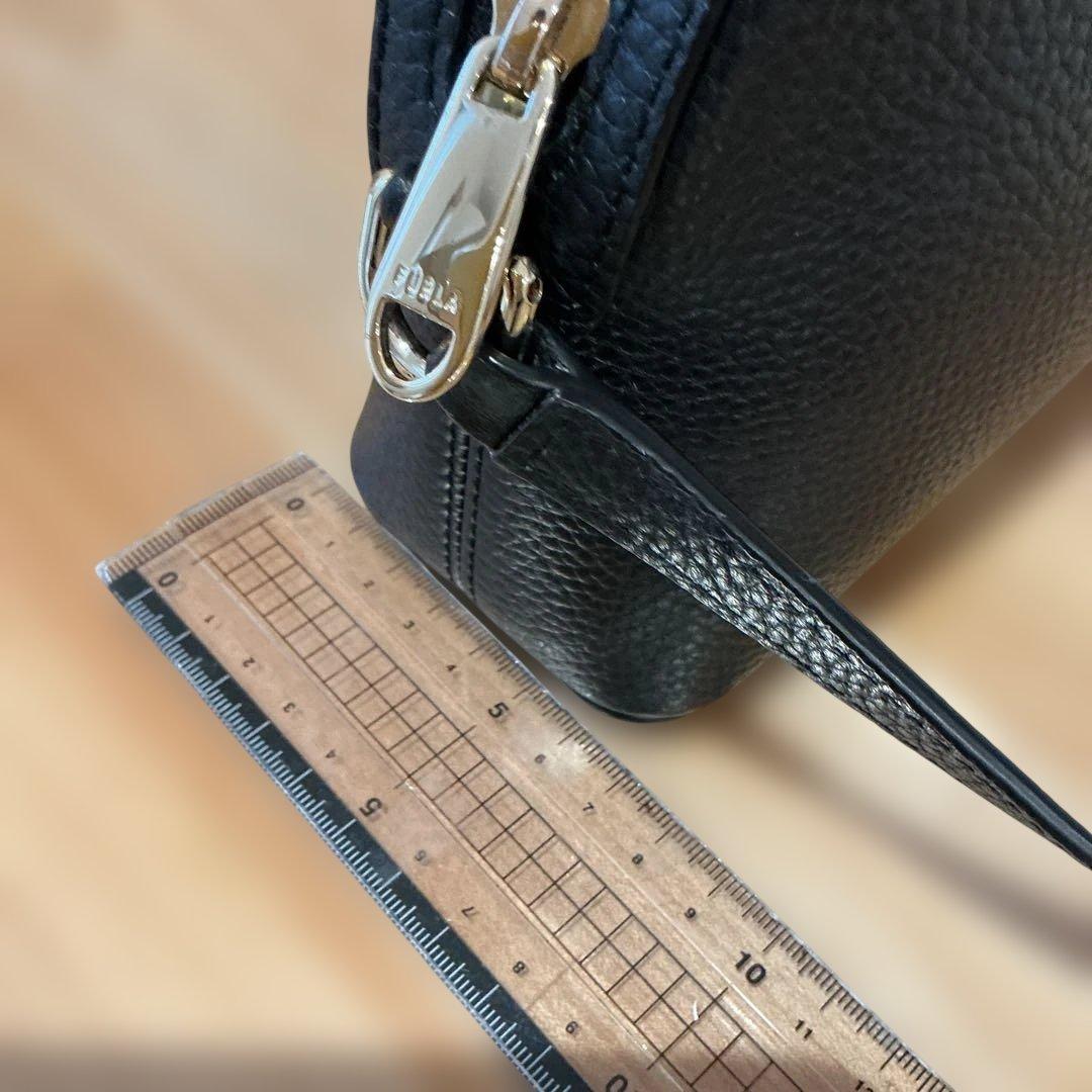 フルラ　ショルダーバック　ブラック