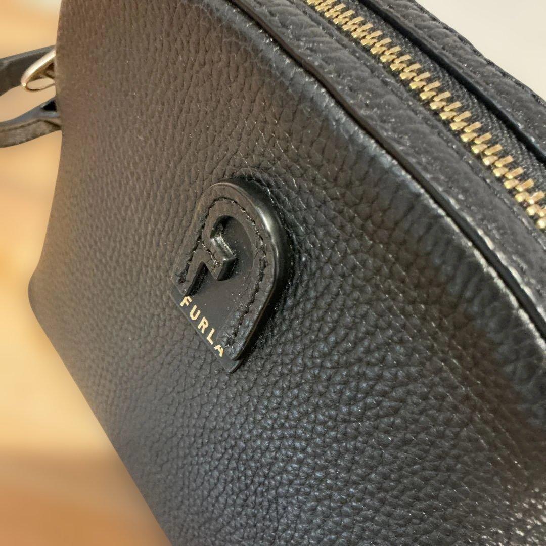 フルラ　ショルダーバック　ブラック