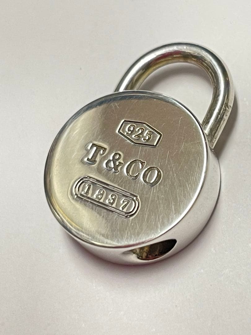 Tiffany & Co.ラウンド パッド ロック チャーム プッシュ ❤︎