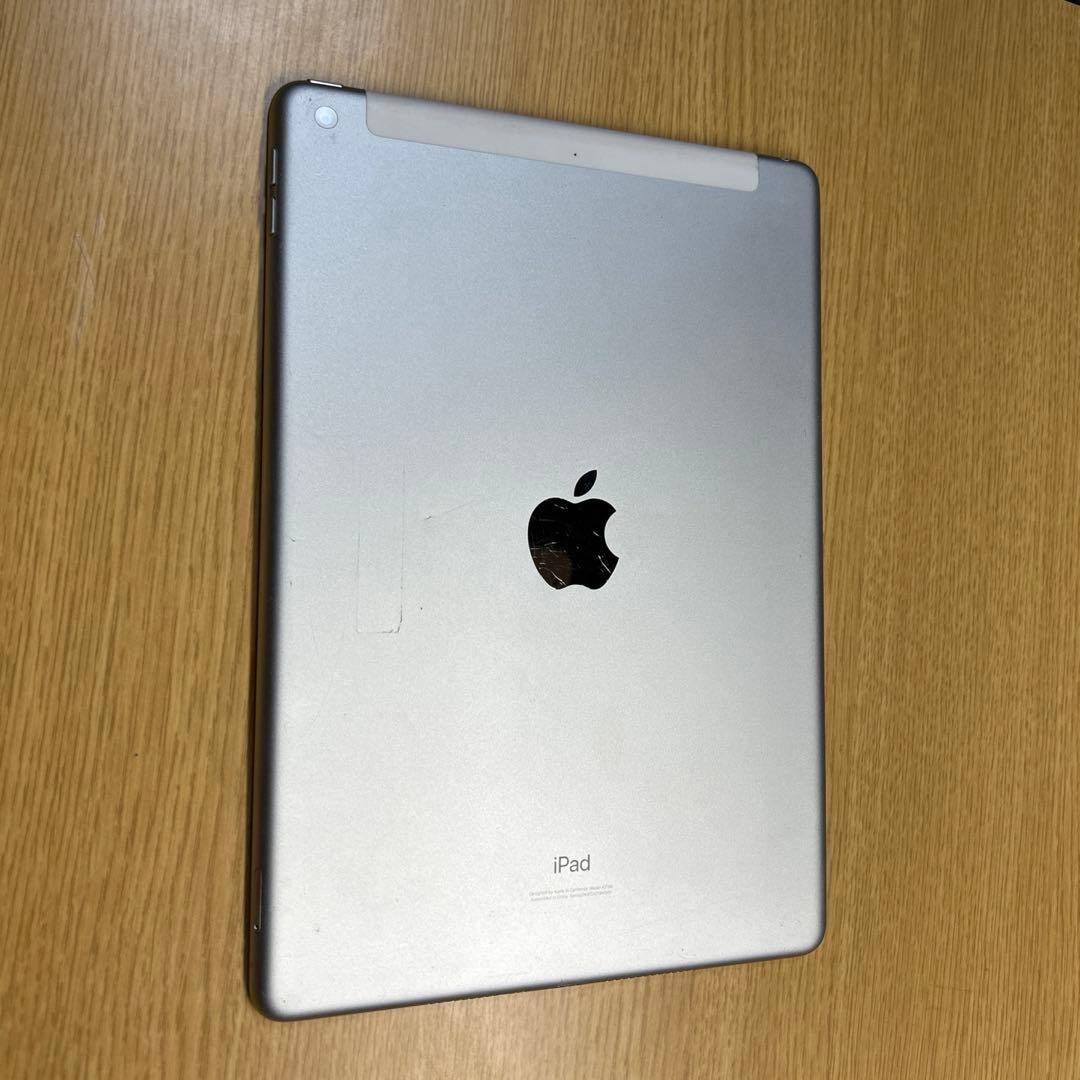 Apple ホワイト iPad 本体 第7世代