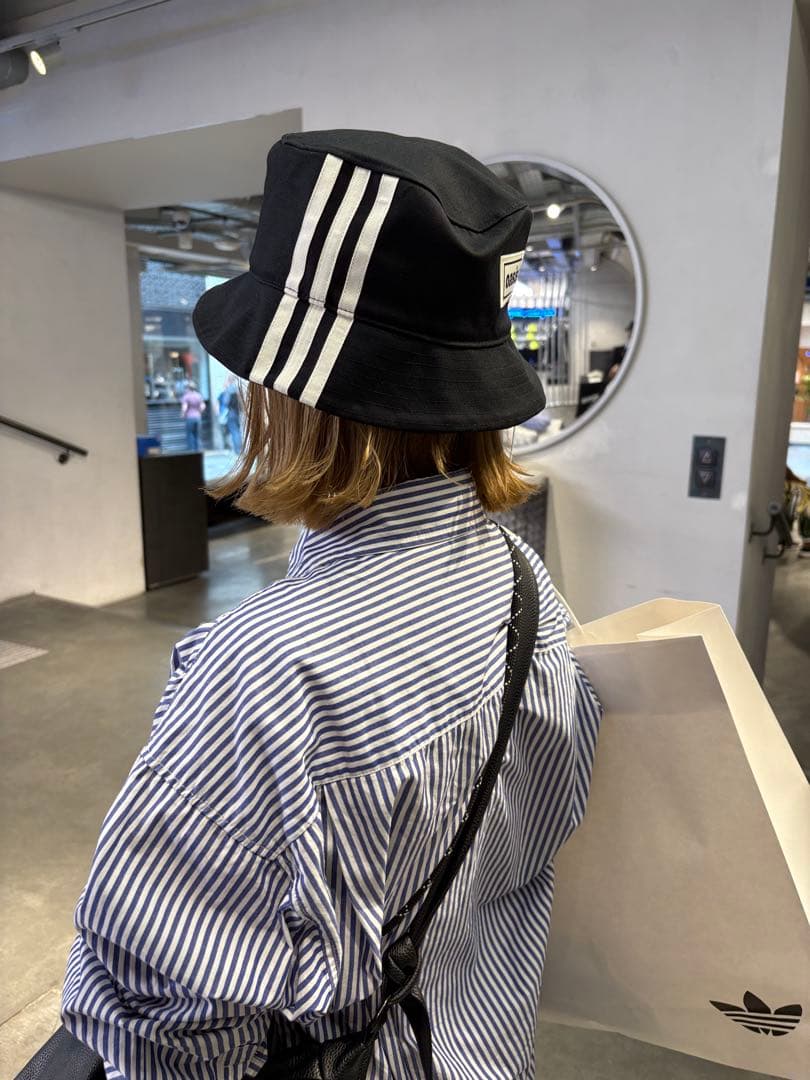 <日本未発売>oasis アディダス バケットハット 希少ブラックM/Lサイズ