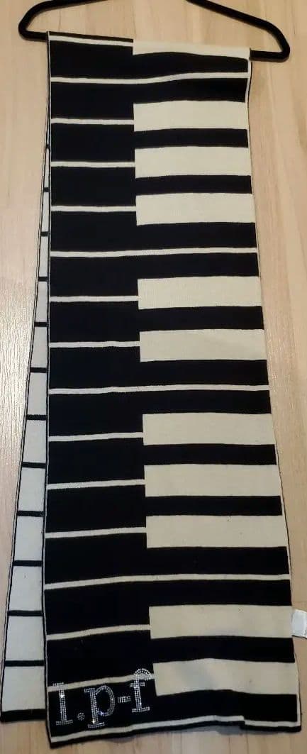 ルシアンペラフィネ★マフラー　希少