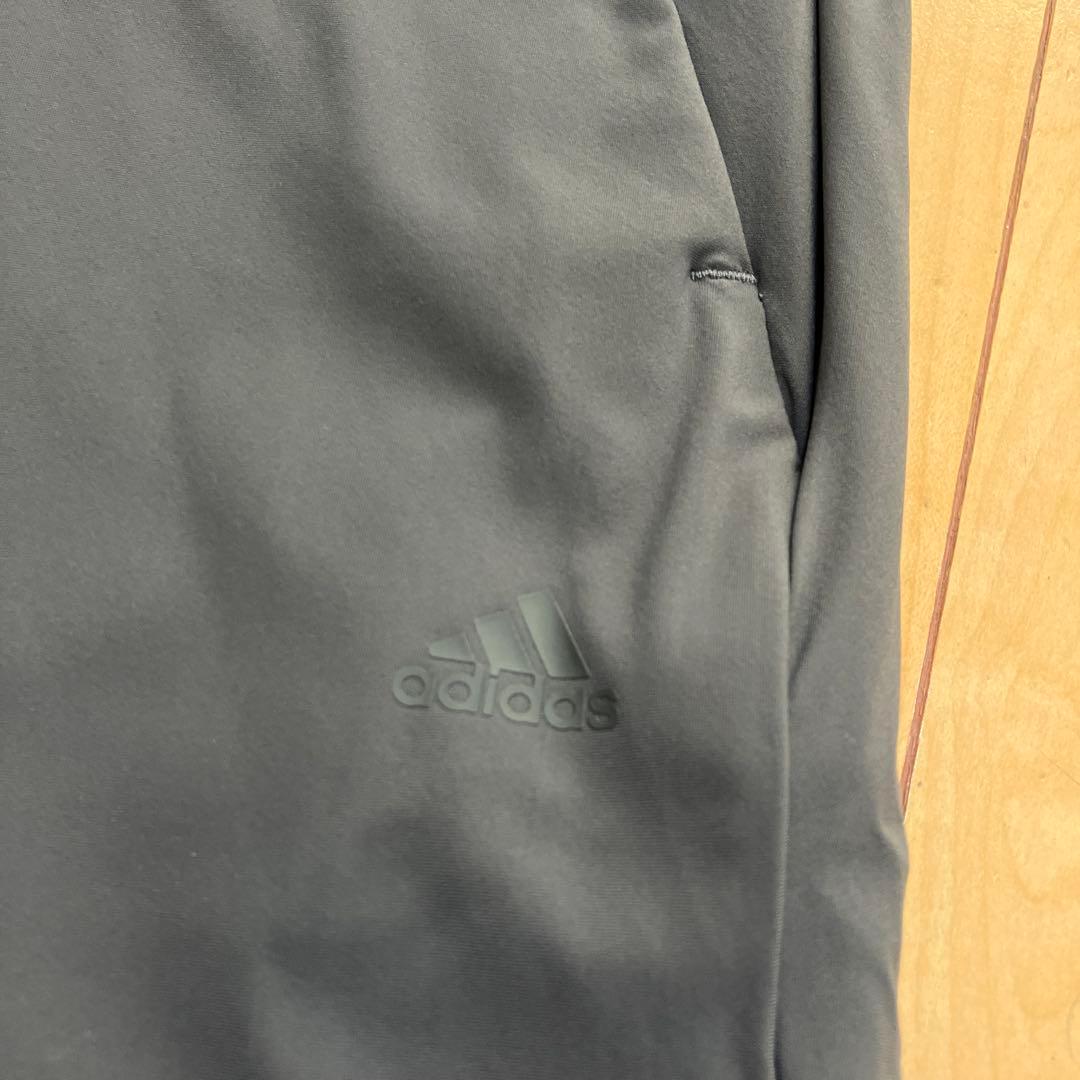 adidas アディダス　スーツ　セットアップ　ロゴ　ストレッチ　グレー　L