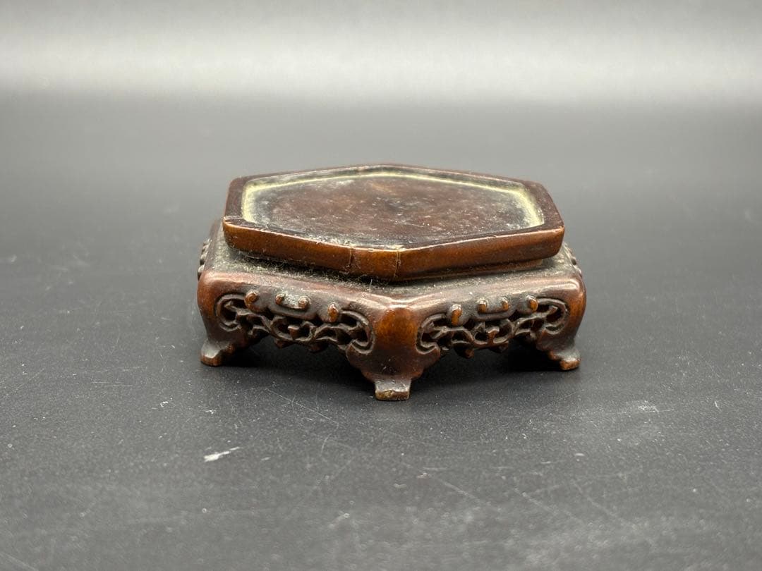 銅製 六角双耳飾花器 手彫唐木花台付 /金属工芸 唐銅 斑紫銅 花入 花瓶