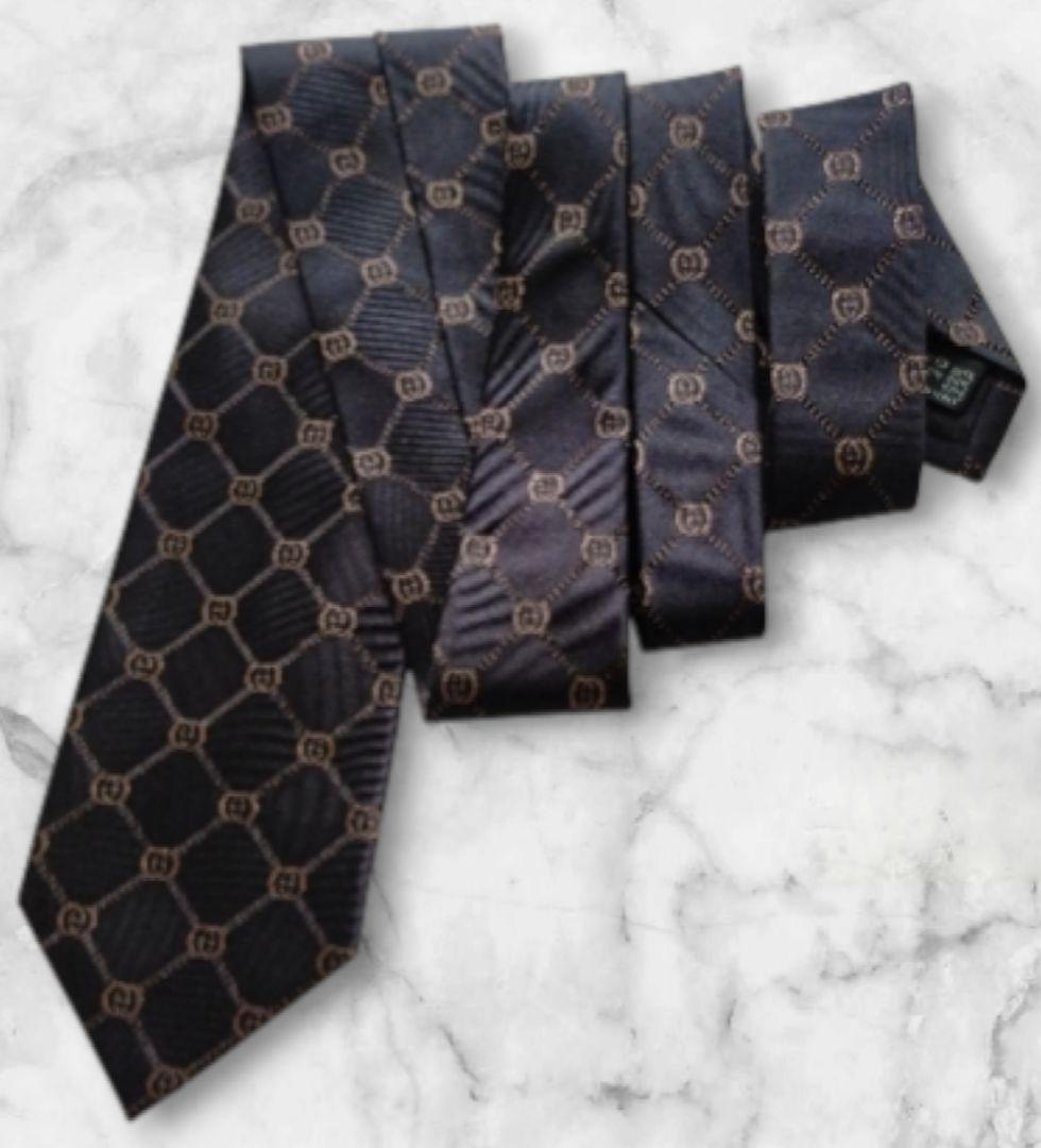 【美品】Gucci ブラック ネクタイ ロゴパターン