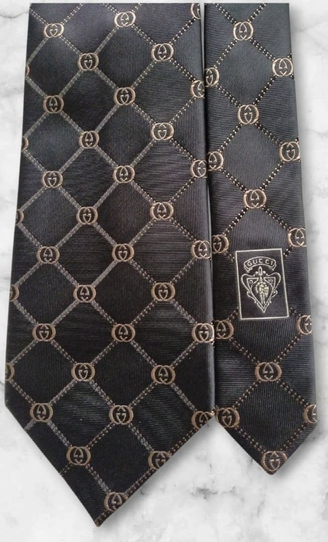 【美品】Gucci ブラック ネクタイ ロゴパターン