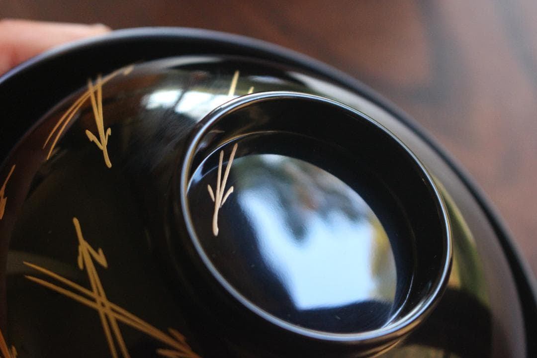 デッドストック！上質黒漆に極上松蒔絵の映えるお椀2点（検輪島塗蒔絵椀雑煮椀