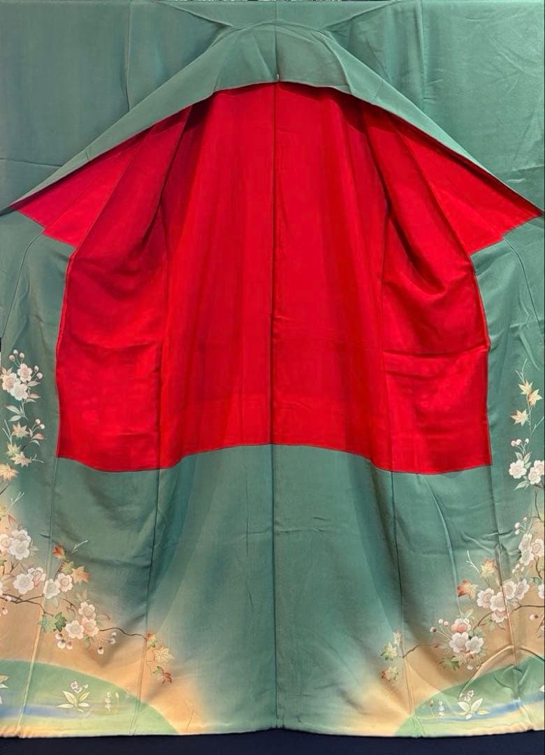 アンティーク裾模様色留袖　孔雀に梅着物正絹着用