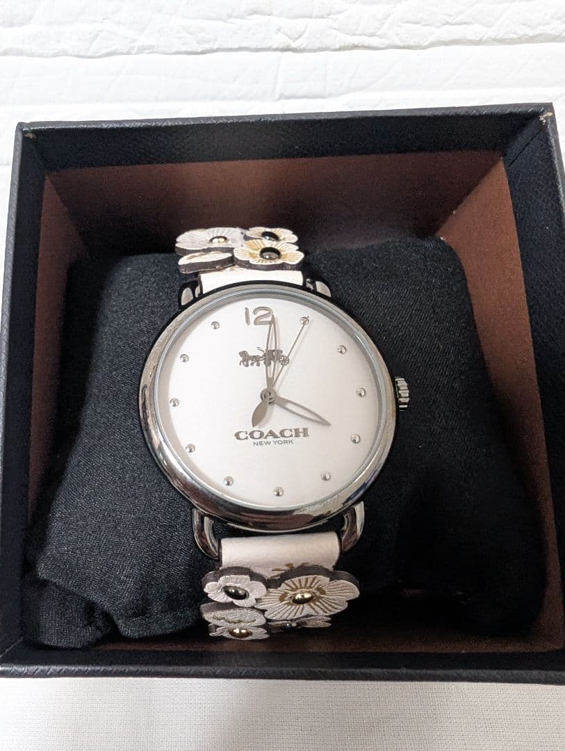 美品　COACH　腕時計　クォーツ　レディース　レザー　花柄　稼働中