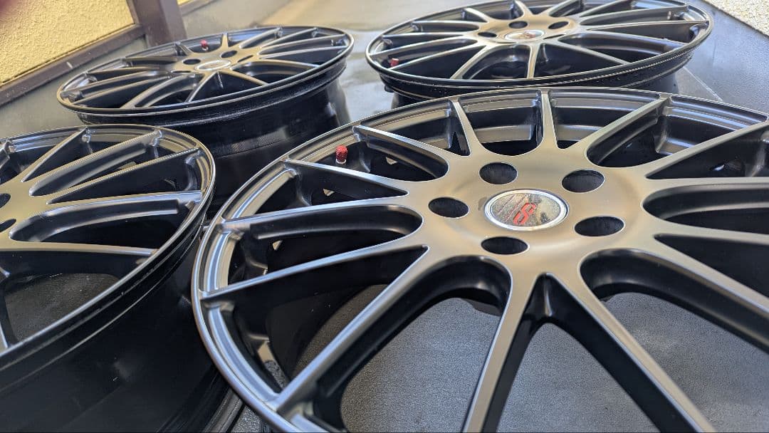 アルミホイール4本 CDM1 (18in 7J +48 PCD114.3)