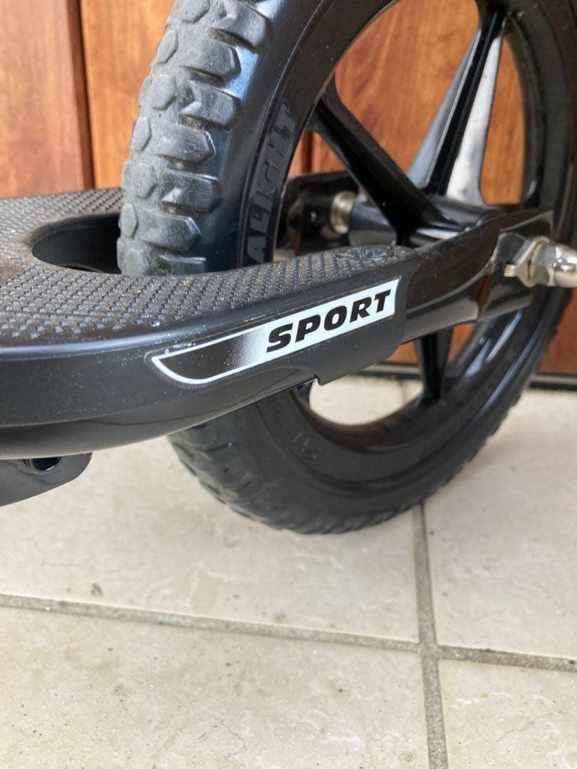 ✨美品✨ ストライダー スポーツ ブラック 12インチ スタンド等　付属品多数