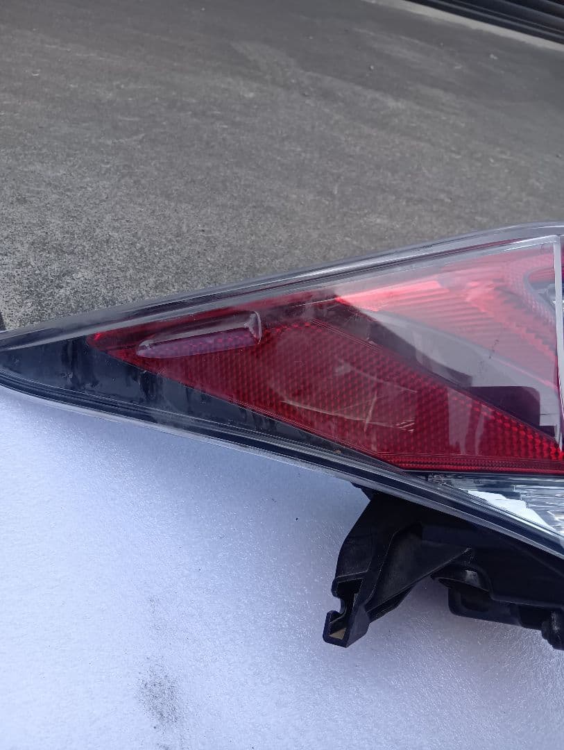 プリウス50 前期純正テールランプ