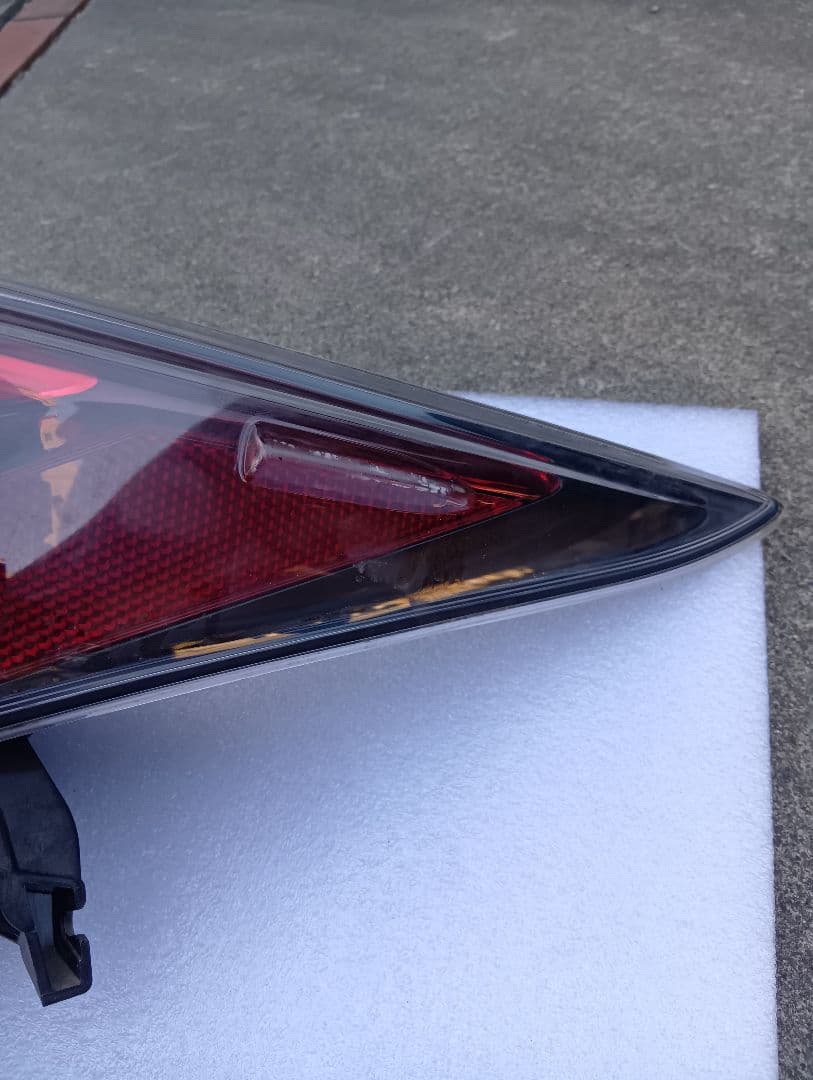 プリウス50 前期純正テールランプ