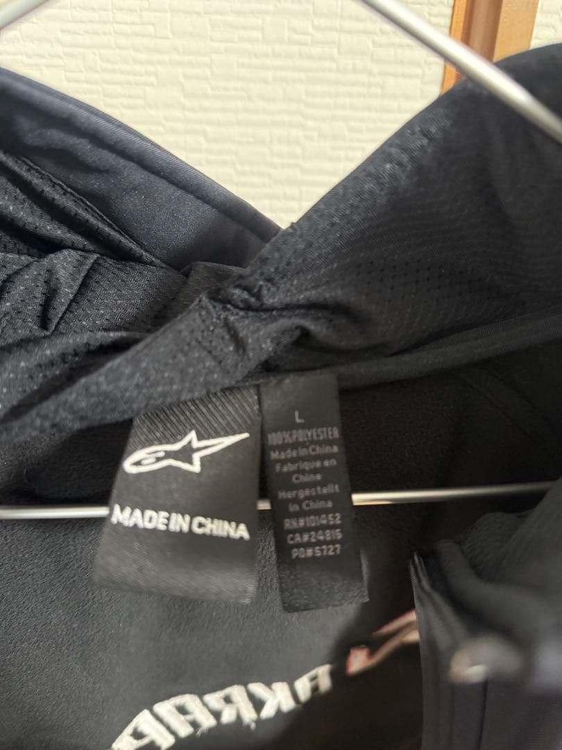 アルパインスターズ　AKRAPOVIC ジャケットパーカー