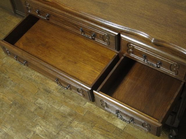 ルーマニア製 オーク材 猫脚 クラシック 8ドロアー サイドボード チェスト