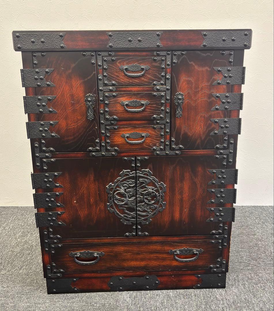 時代かまくら カラクリ箪笥 鎌倉彫 伝統的な日本の木製タンス