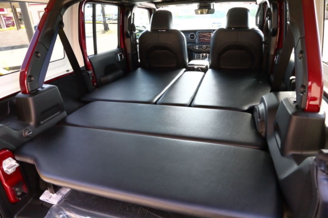 Jeep ラングラーJLU専用ラゲッジパーティション&ベッドキット